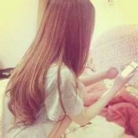 背面女生头发披肩头像