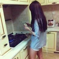 背面女生头发披肩头像