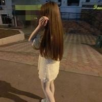 背面女生头发披肩头像