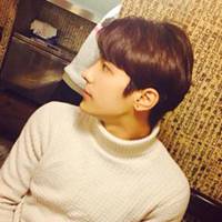 青少年头像男17岁照片