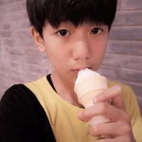 青少年头像男17岁照片