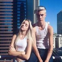 青少年头像男17岁照片