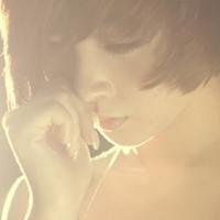 侧脸头像女生阳光