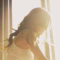 侧脸头像女生阳光