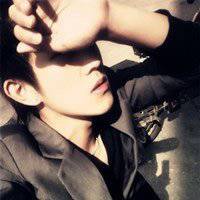 侧脸头像男生模糊