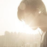 侧脸头像男生模糊