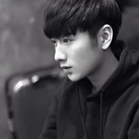 侧脸头像男生高冷