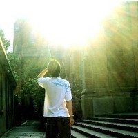 侧脸头像男逆光图片