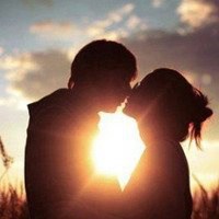 侧脸头像男逆光图片