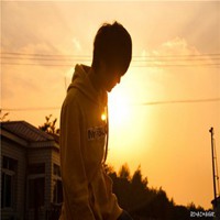 侧脸头像男逆光图片