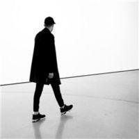 侧面头像男黑白头像