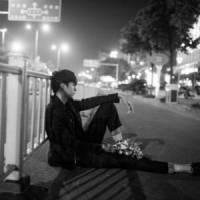 侧面头像男黑白头像