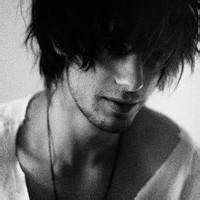 大叔头像沧桑男