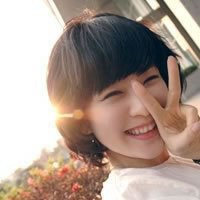 大笑的女生头像