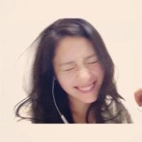 大笑的女生头像