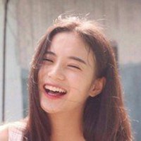 大笑的女生头像