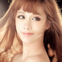 大笑的女生头像