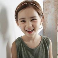 大笑的女生头像