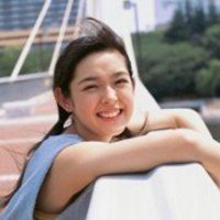 大笑的女生头像