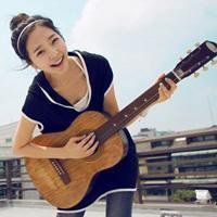 大笑的女生头像