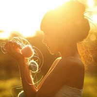 妇女头像背影或侧面的