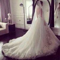 婚纱头像女生背影捧花