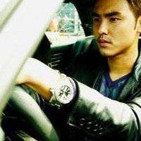 成熟男人开车头像