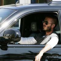 成熟男人开车头像