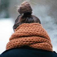 戴围巾的女生头像