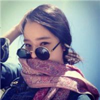 戴围巾的女生头像