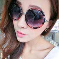 戴墨镜的女生头像