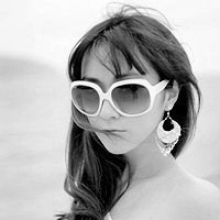 戴墨镜的美女头像
