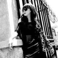 戴墨镜的美女头像