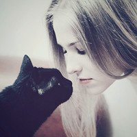 抱猫的女生头像