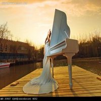 海边弹钢琴唯美头像