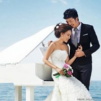 海边弹钢琴唯美头像