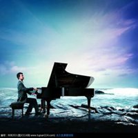 海边弹钢琴唯美头像