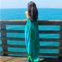 海边远景头像女生