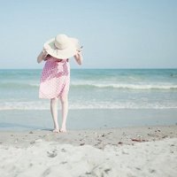 海边远景头像女生