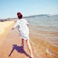 海边远景头像女生