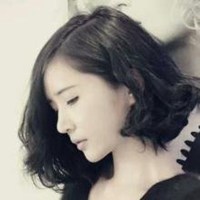 短发卷发头像女生