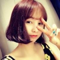 短发卷发头像女生