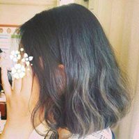 短发卷发头像女生