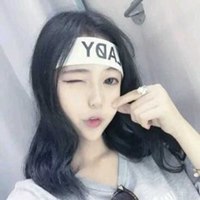 短发头像女生高冷黑白