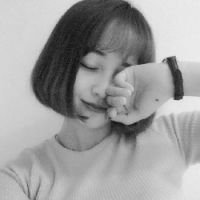 短发头像女生高冷黑白