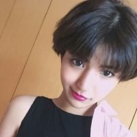 短发头像女生高冷黑白