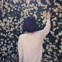 短发头像女背影