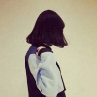 短发头像女背影