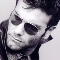 胡渣男微信头像