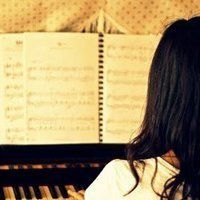 钢琴头像唯美图片